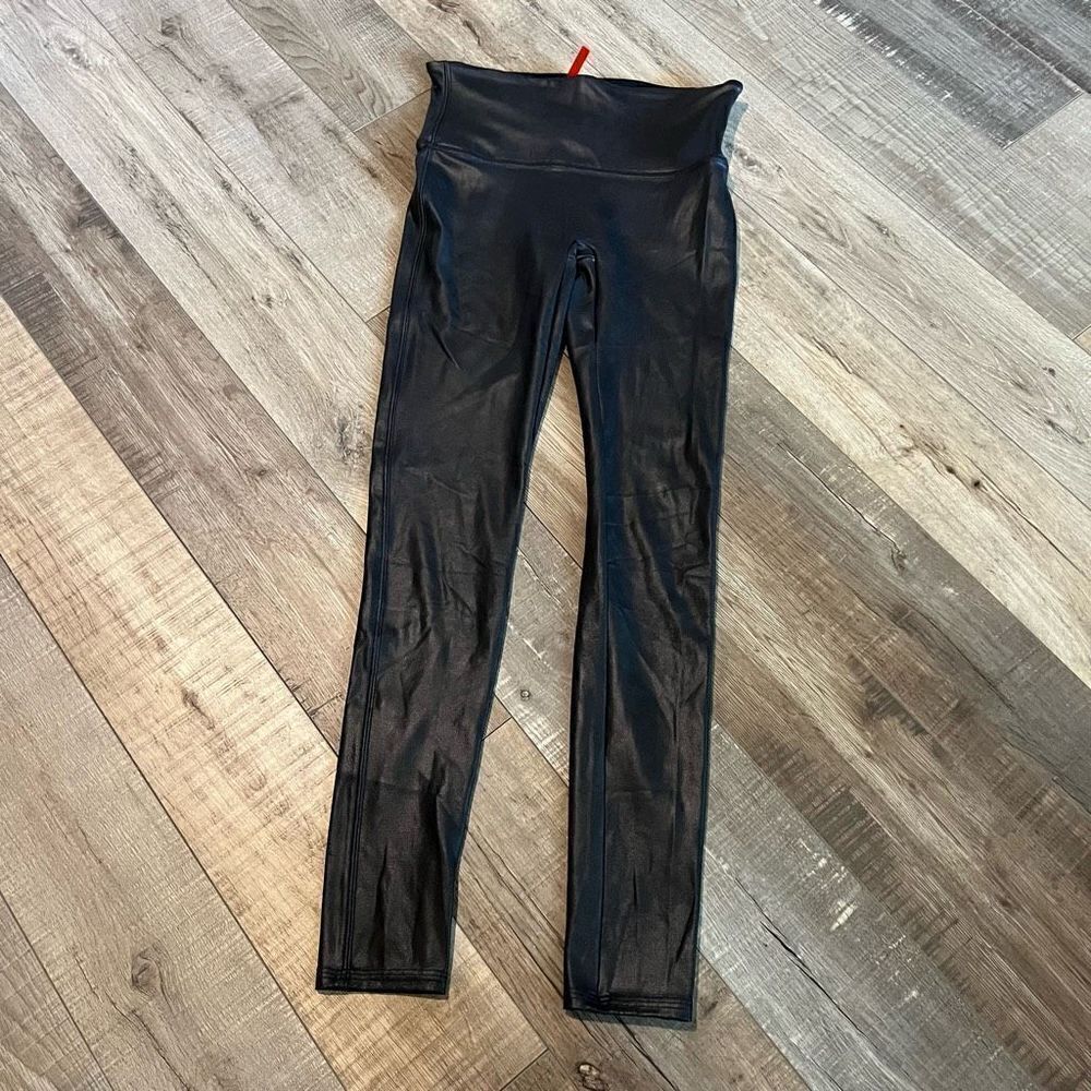 SPANX Faux Leather Leggings size m